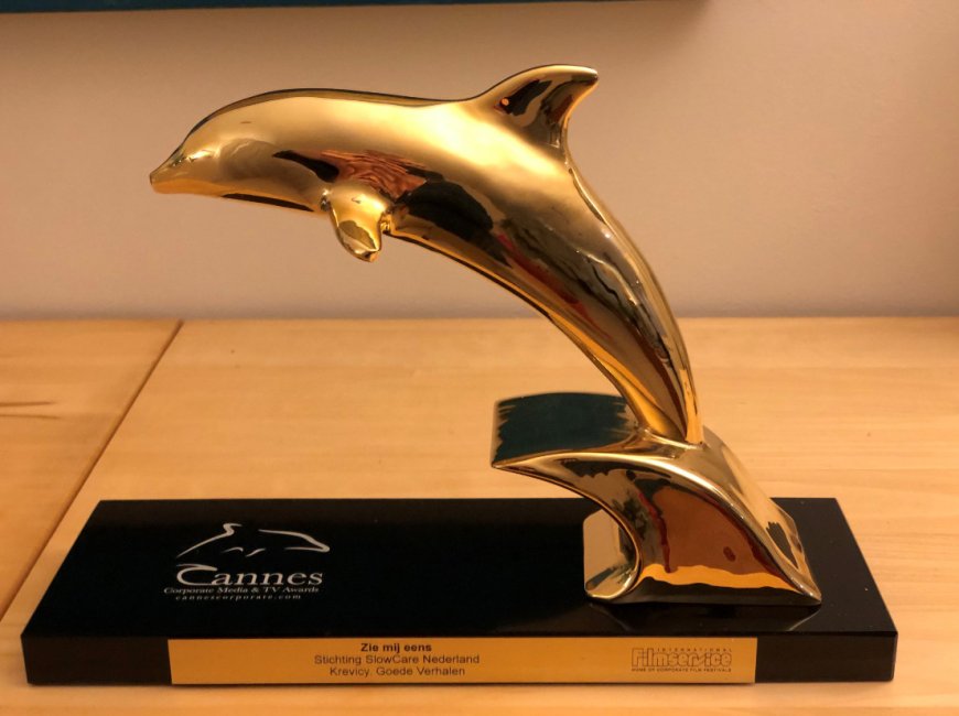 Gouden Dolfijn png.PNG Gouden Dolfijn png.PNG