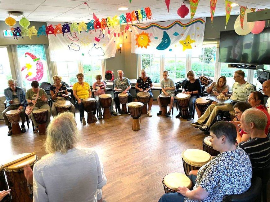 Valentijn Hartenweek djembe (003).jpg Valentijn Hartenweek djembe (003).jpg